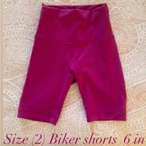 Lululemon biker shorts (Wunder Under)